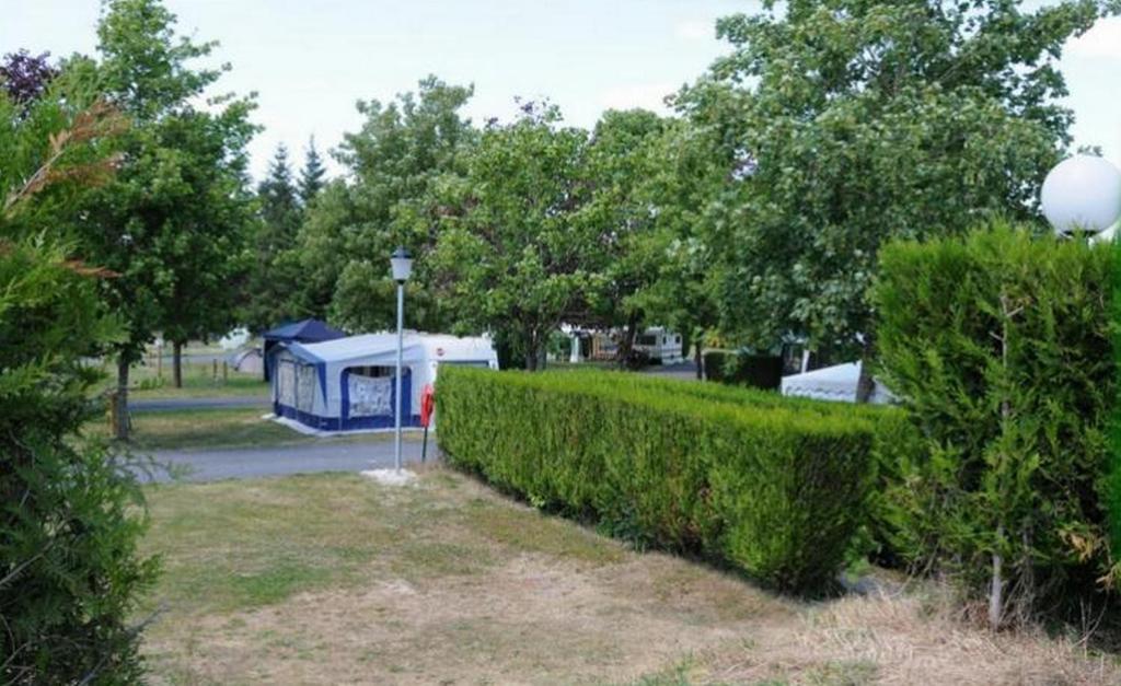 Camping Au Bord De L'Aisne Guignicourt 외부 사진